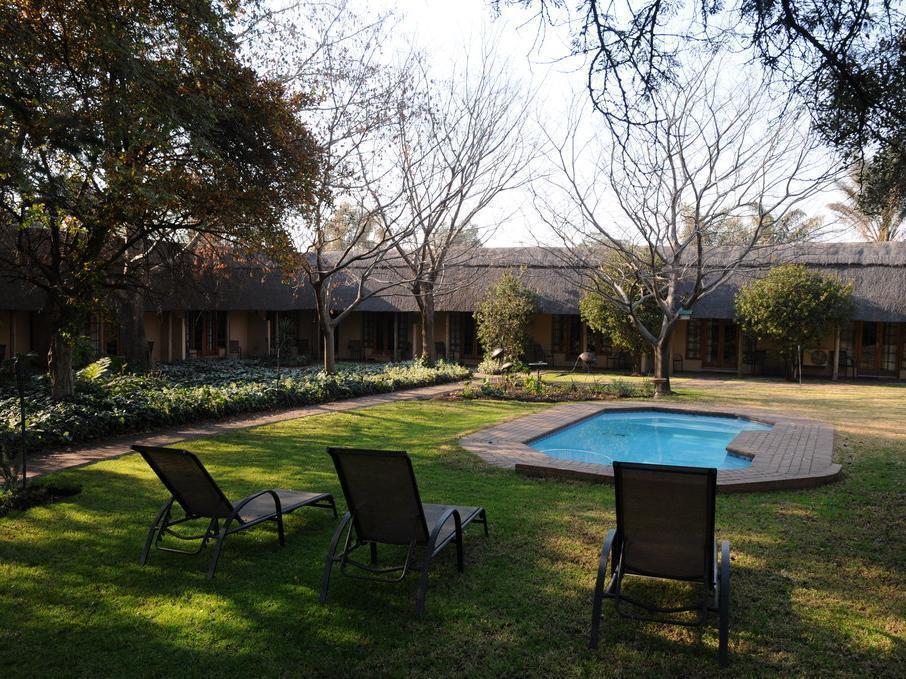 Safari Club Sa Hotel Kempton Park Exterior photo